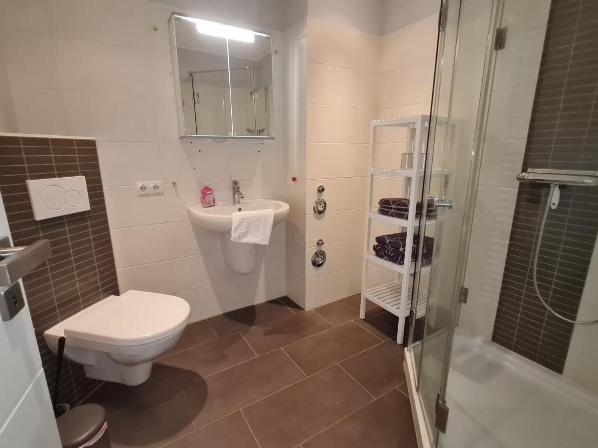 Wohnung Fleethoern - Zentral, Ruhig, Mit Parkplatz Und Balkon Kiel Buitenkant foto
